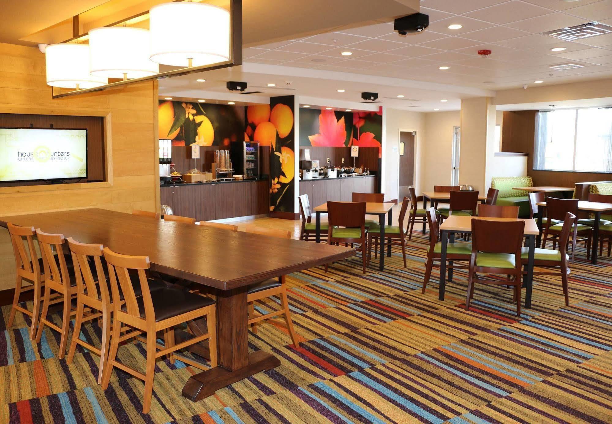 Fairfield Inn & Suites By Marriott Боулинг Грийн Екстериор снимка